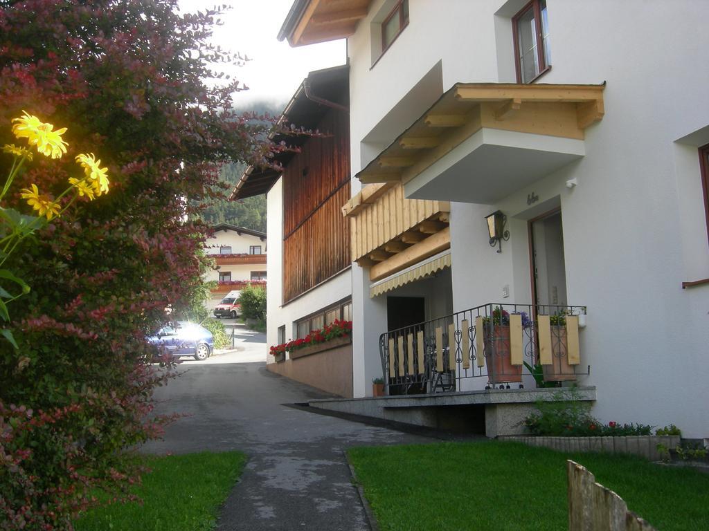 Spisshof Hotel Grins Exterior photo